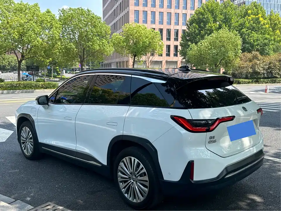 NIO ES6