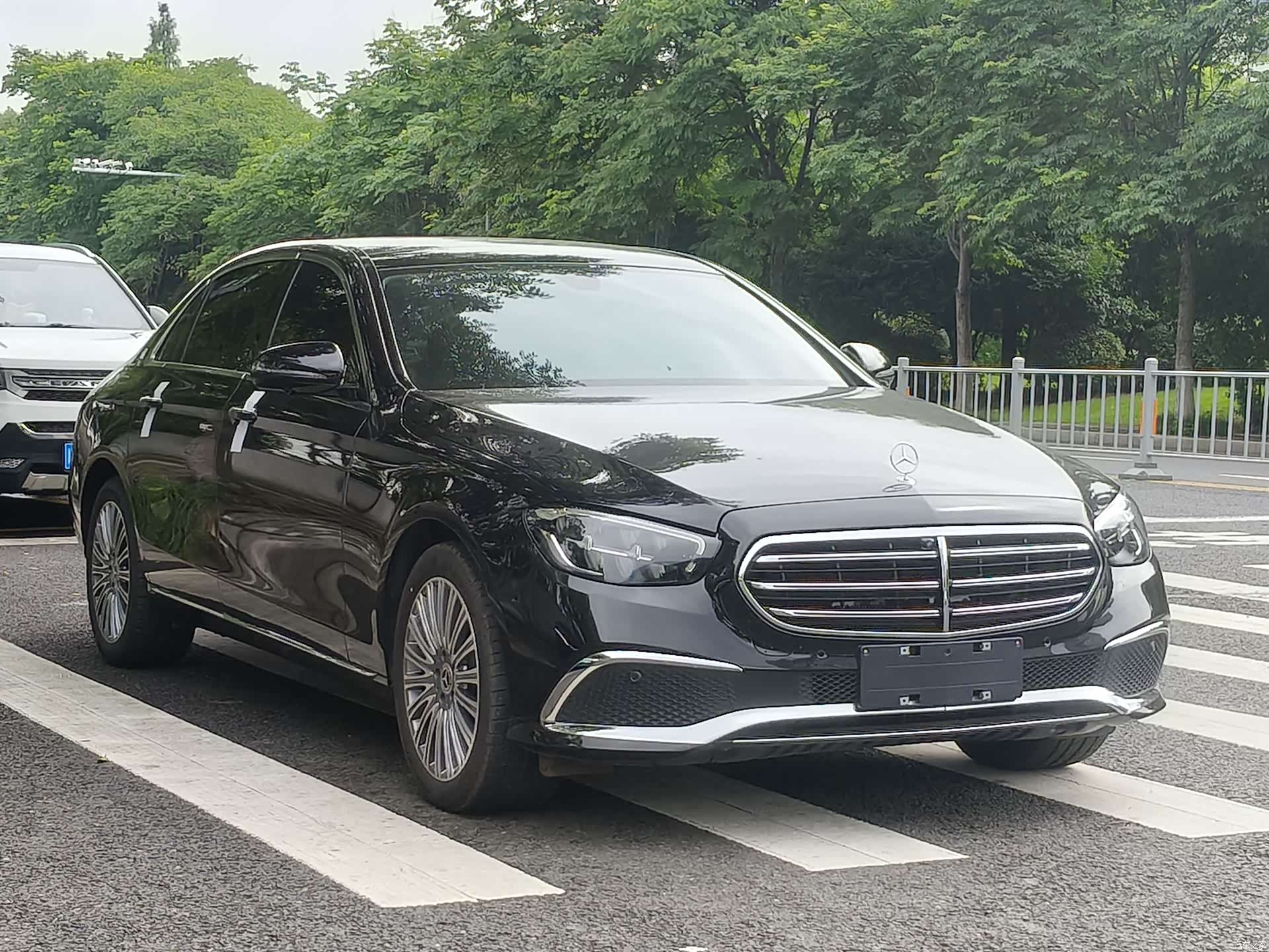 Mercedes-Benz E-Class, 2023 3