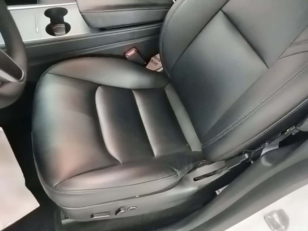 Tesla Model Y, 2022 15