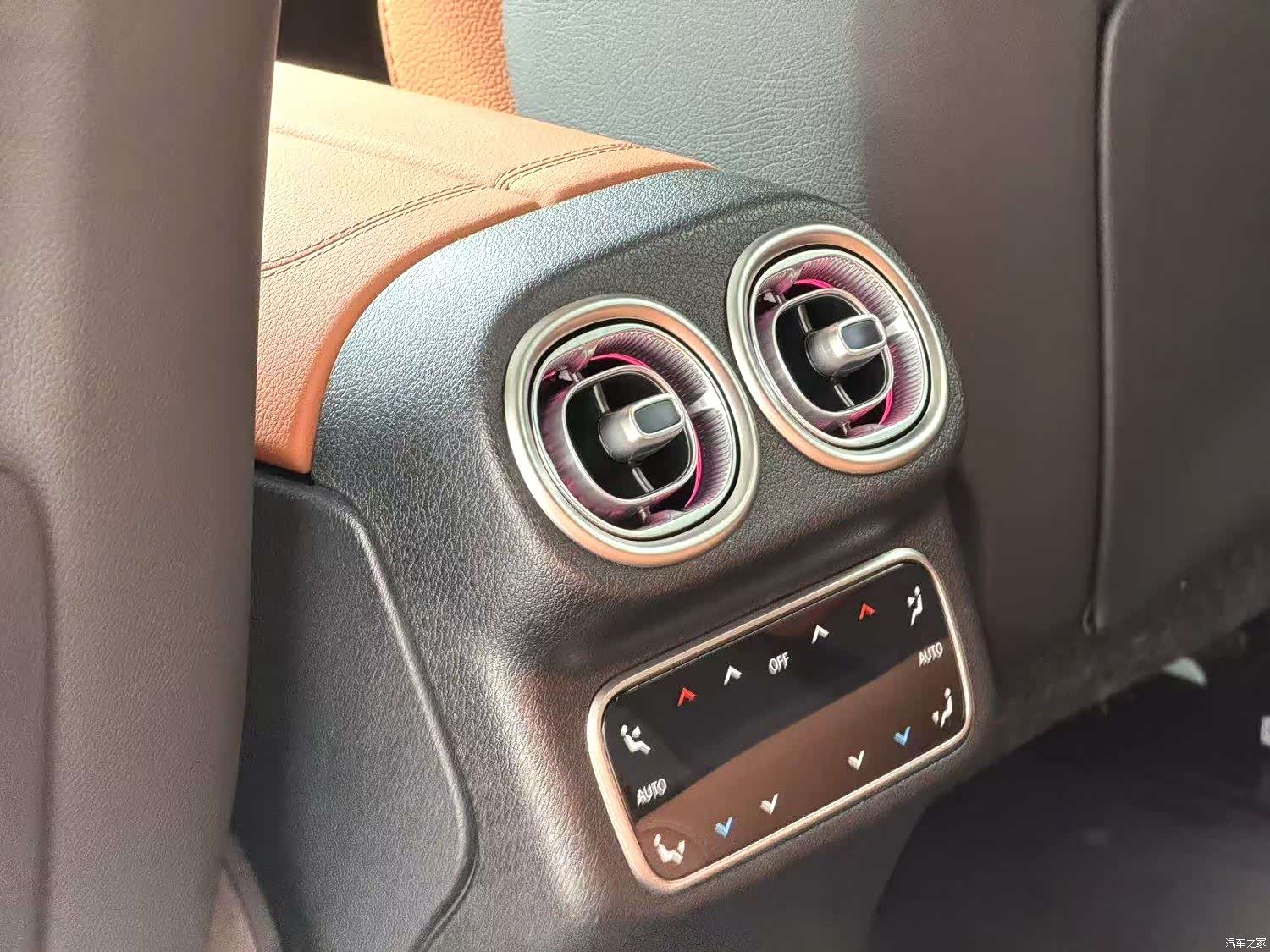 Mercedes-Benz GLC, 2025 11
