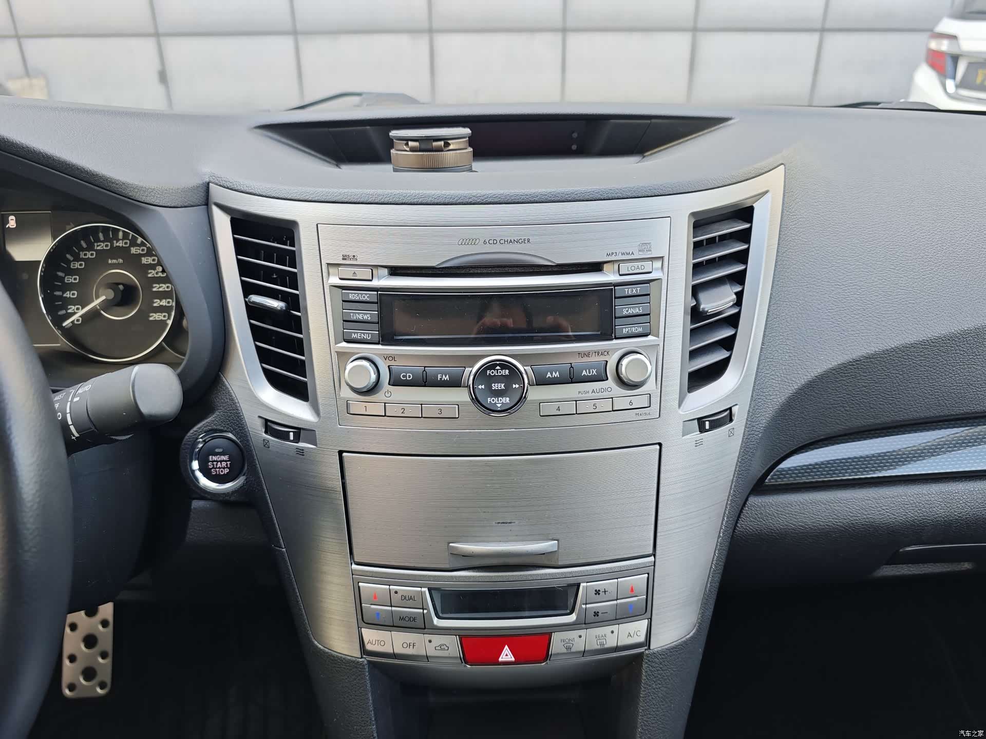 Subaru Legacy, 2011 16