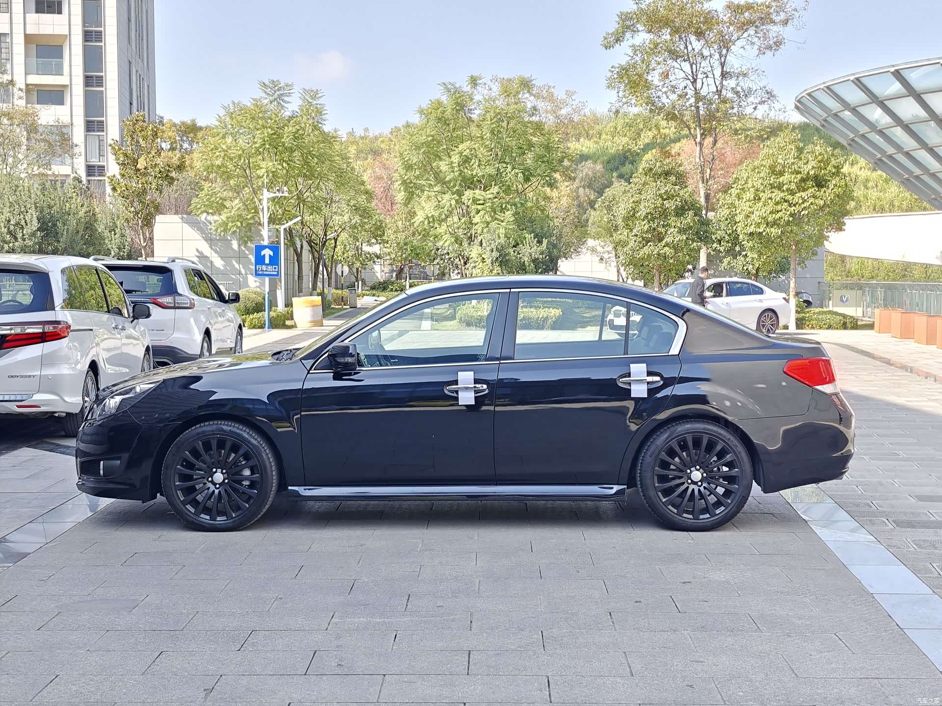 Subaru Legacy, 2011 8