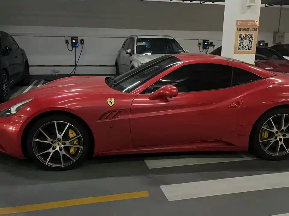 Ferrari California T