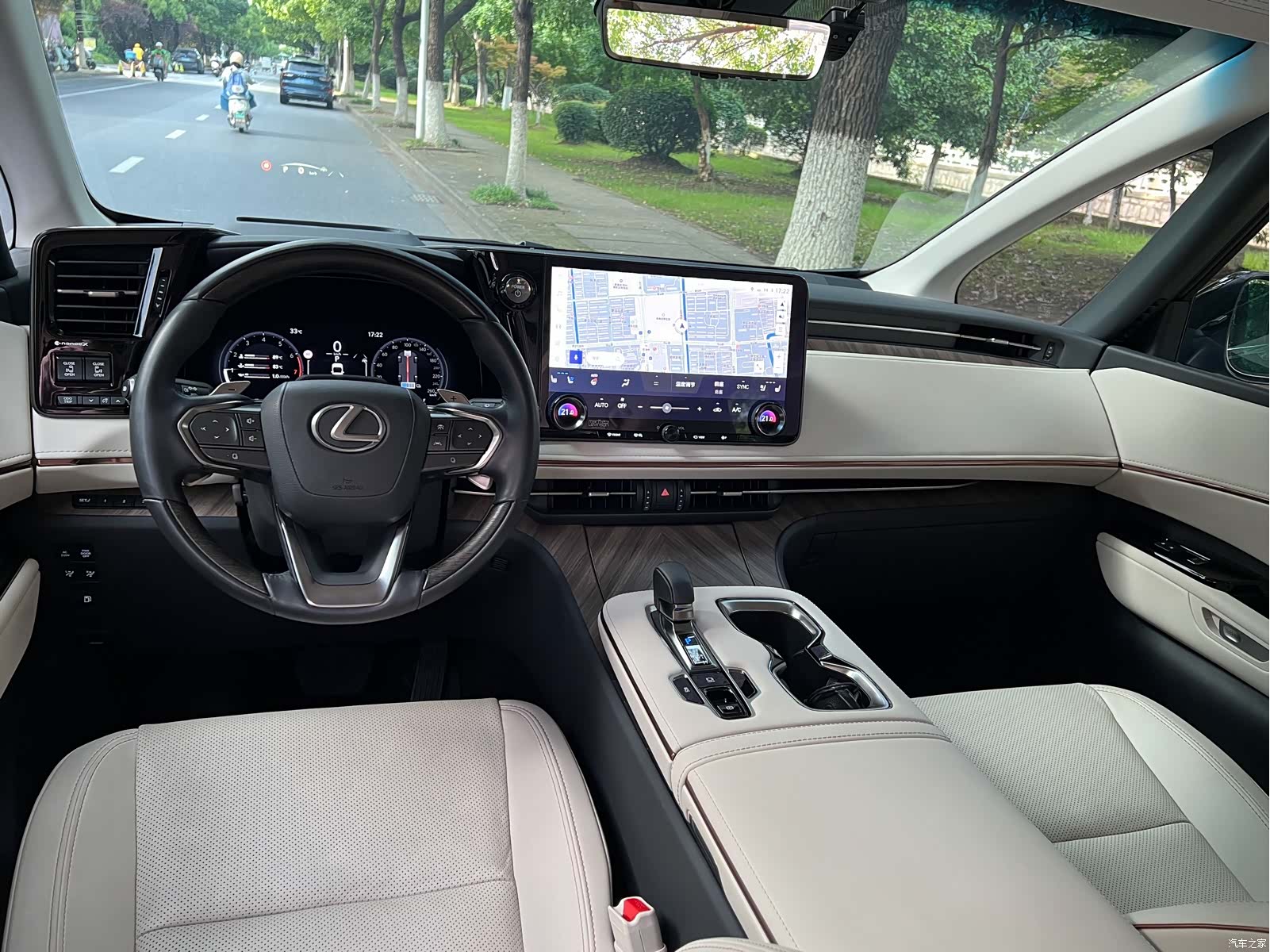 Lexus LM, 2024 17
