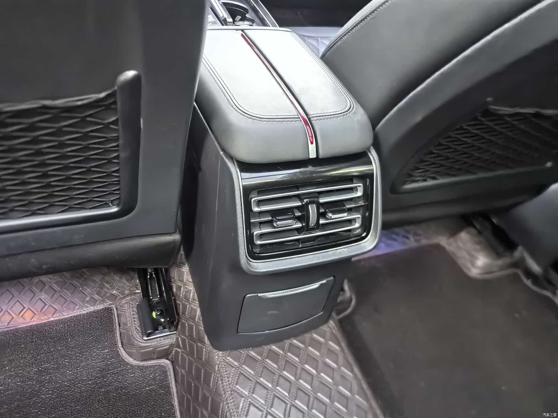 Hongqi HS5, 2024 13