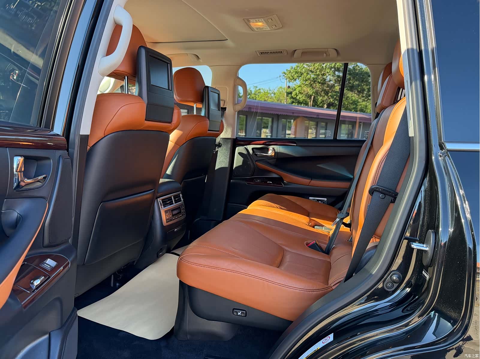 Lexus LX, 2013 14