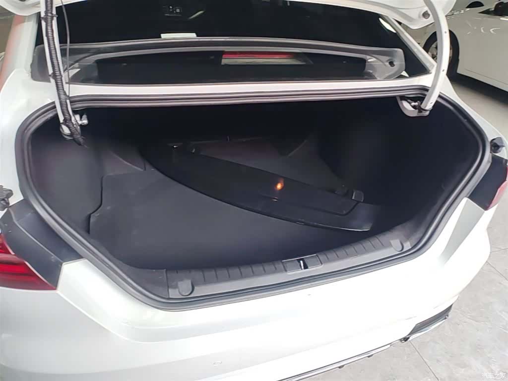 Geely Binray, 2021 19