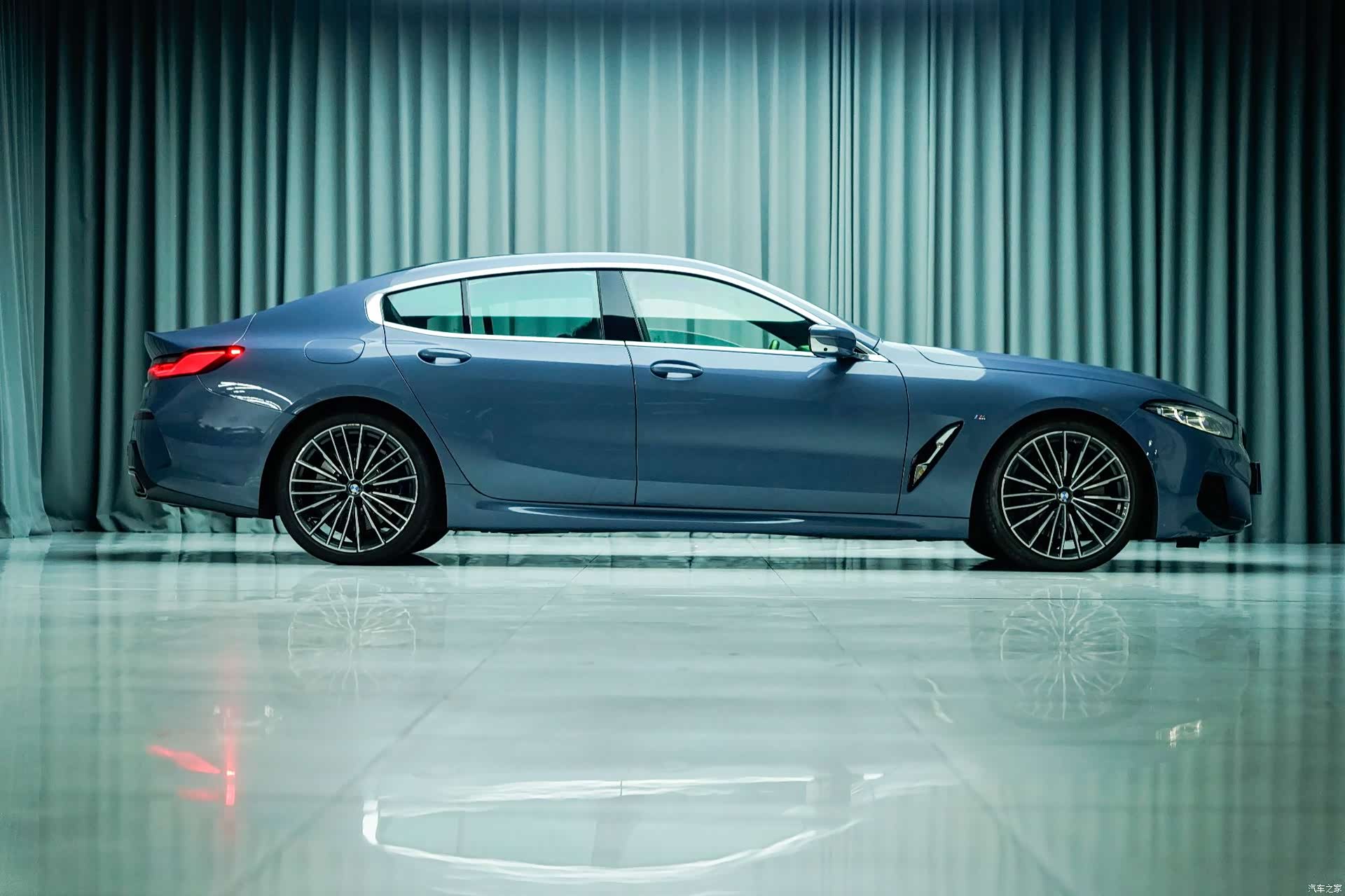 BMW 8 Series, 2020 все фото
