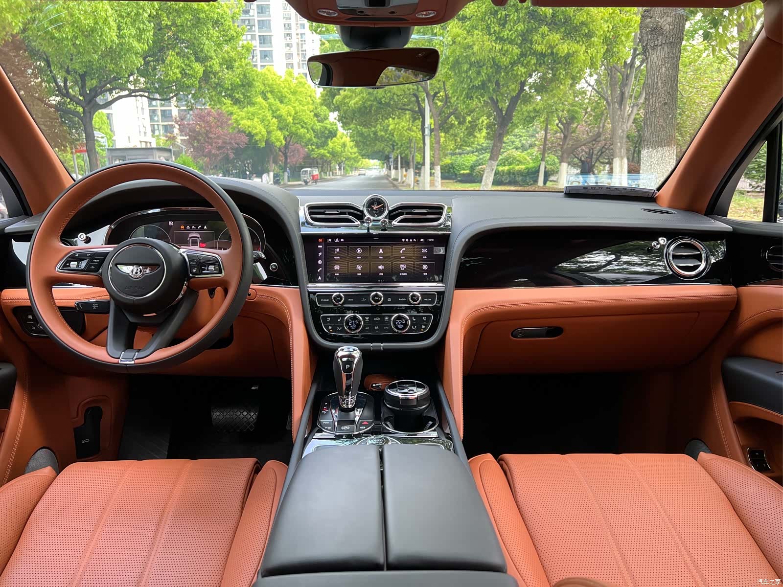 Bentley Bentayga, 2023 7