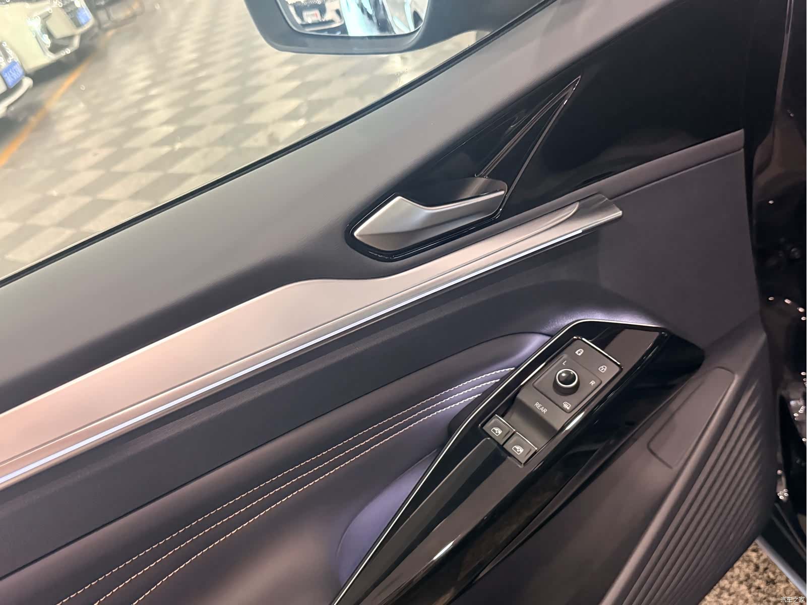 Volkswagen ID.4, 2025 7
