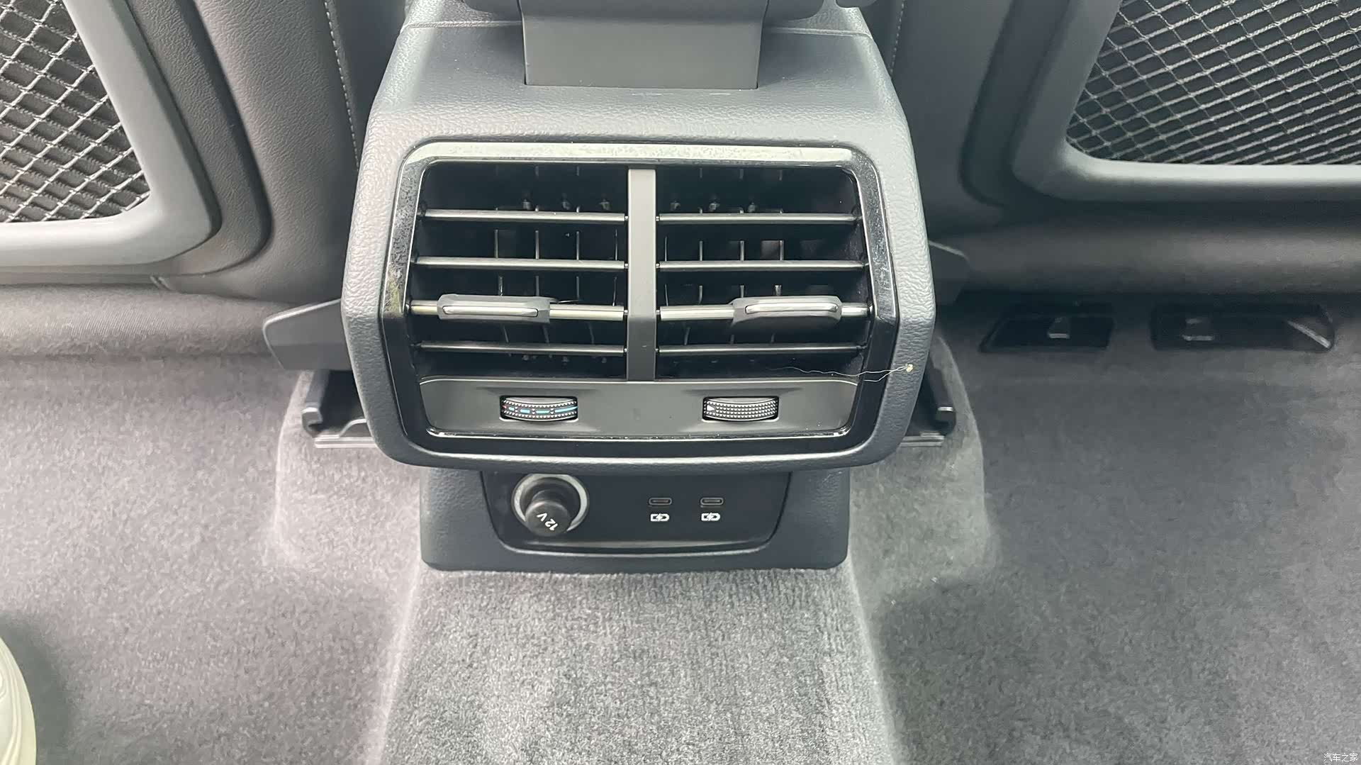Audi Q3, 2023 19