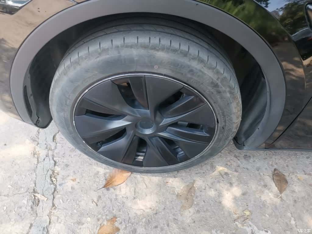 Tesla Model Y, 2023 23