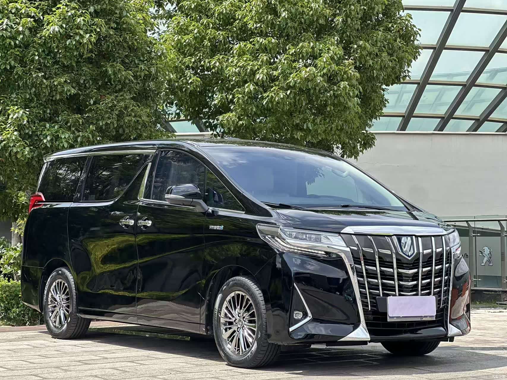 Toyota Alphard, 2020 3