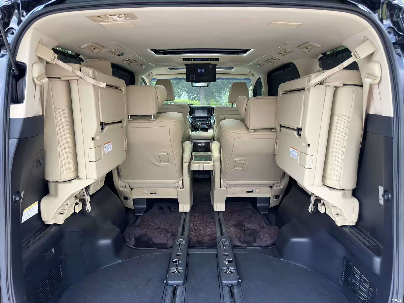 Toyota Alphard, 2020 25