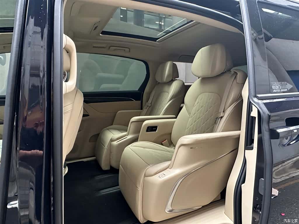 Buick GL8, 2024 10