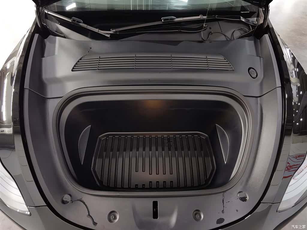 Tesla Model Y, 2023 6