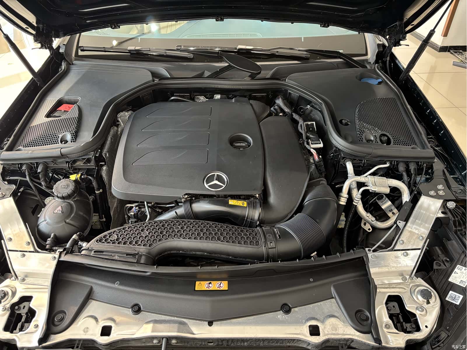 Mercedes-Benz E-Class, 2023 18