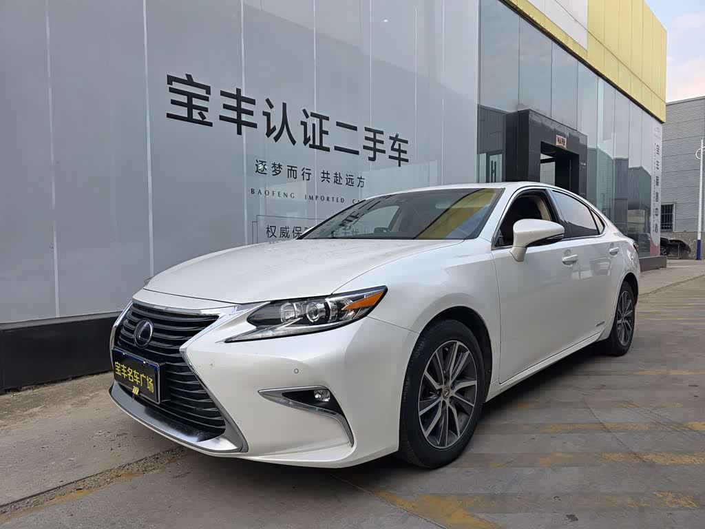 Lexus ES