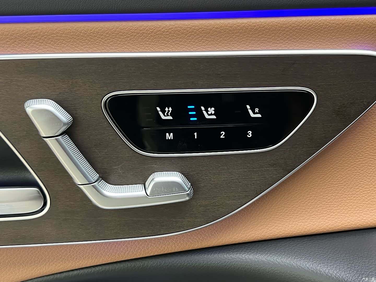 Mercedes-Benz E-Class, 2025 18