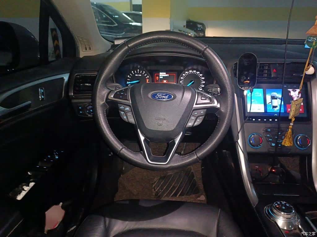 Ford Mondeo, 2017 3
