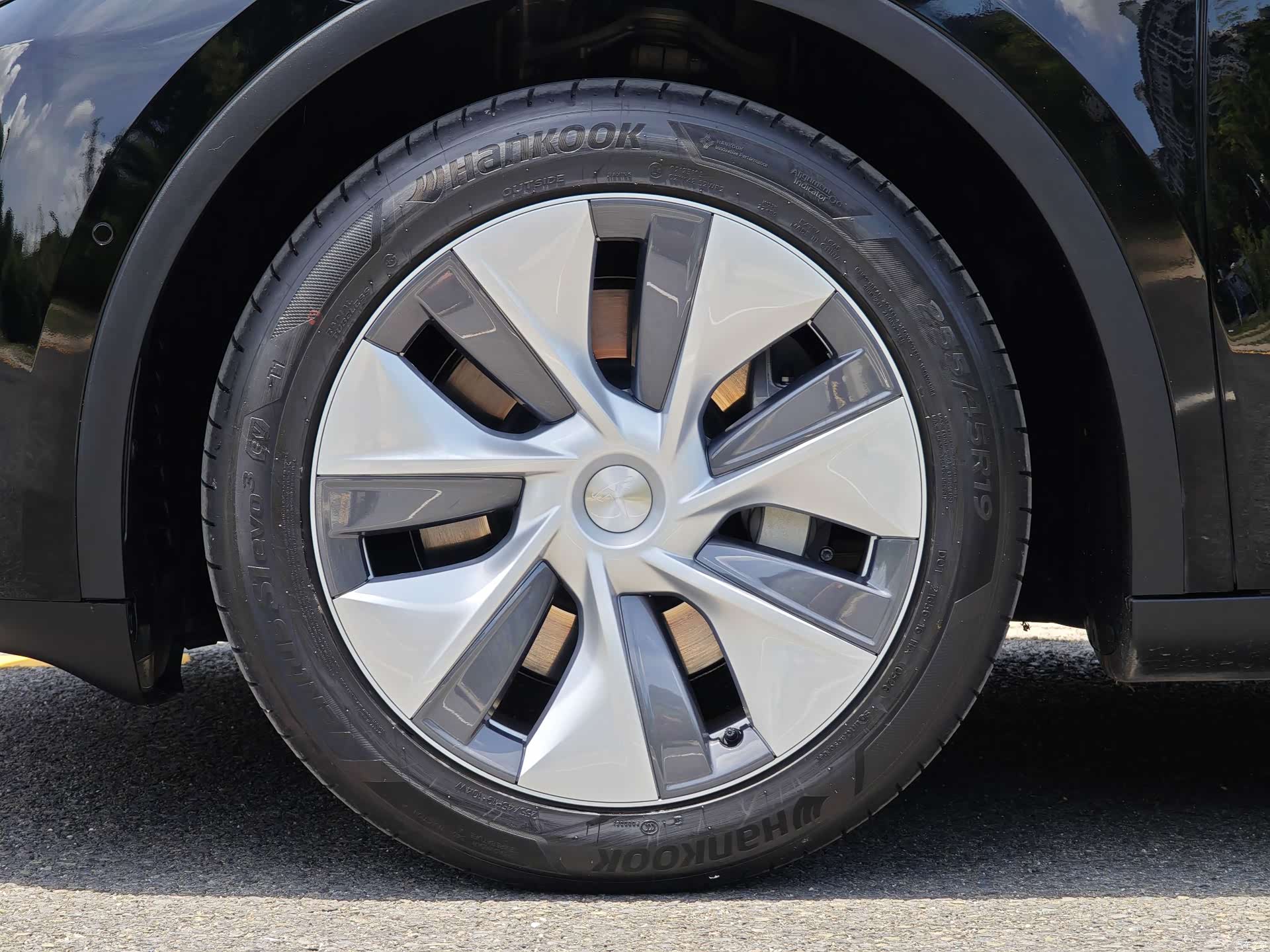 Tesla Model Y, 2023 10