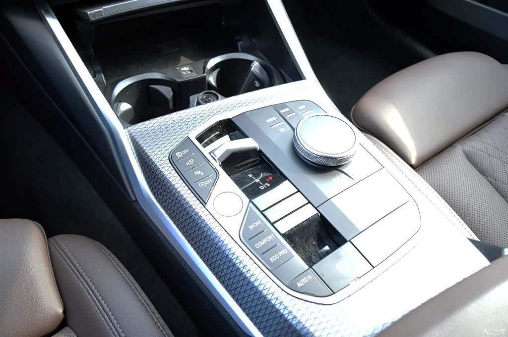 BMW 3 Series, 2025 10