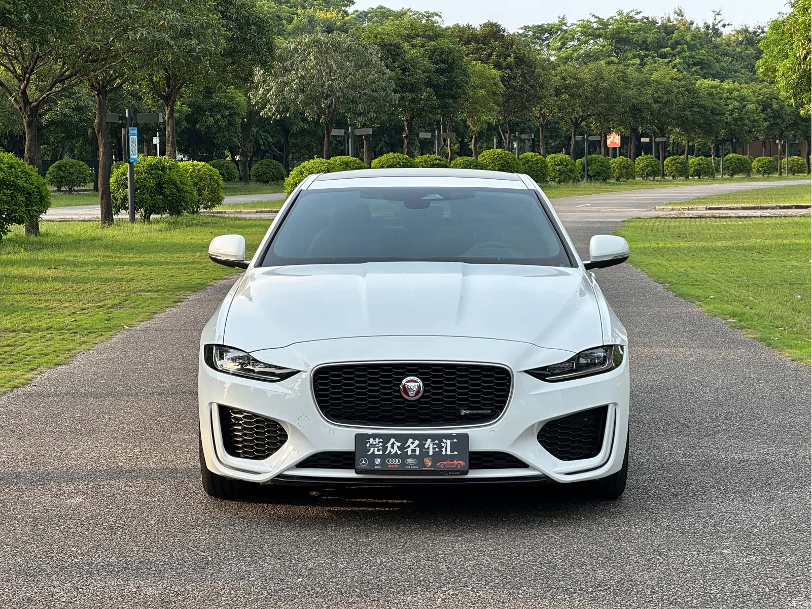 Land Rover XEL, 2022 3