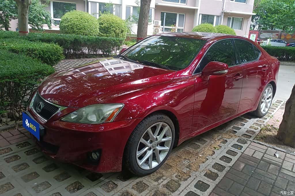 Lexus IS, 2013 1