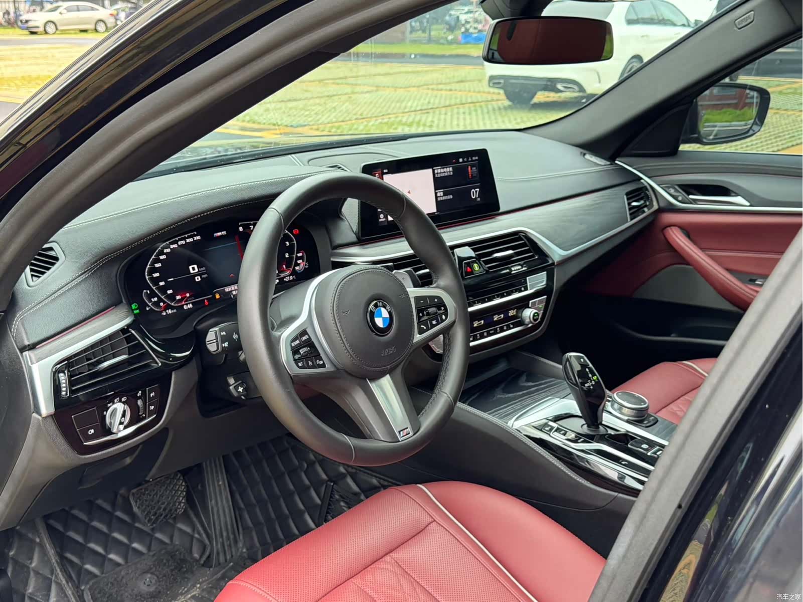 BMW 5 Series, 2020 24