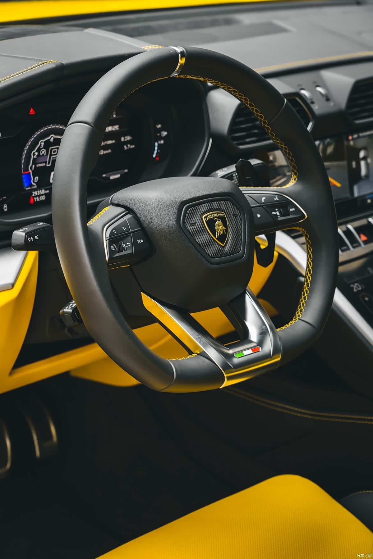 Lamborghini Urus, 2020 6