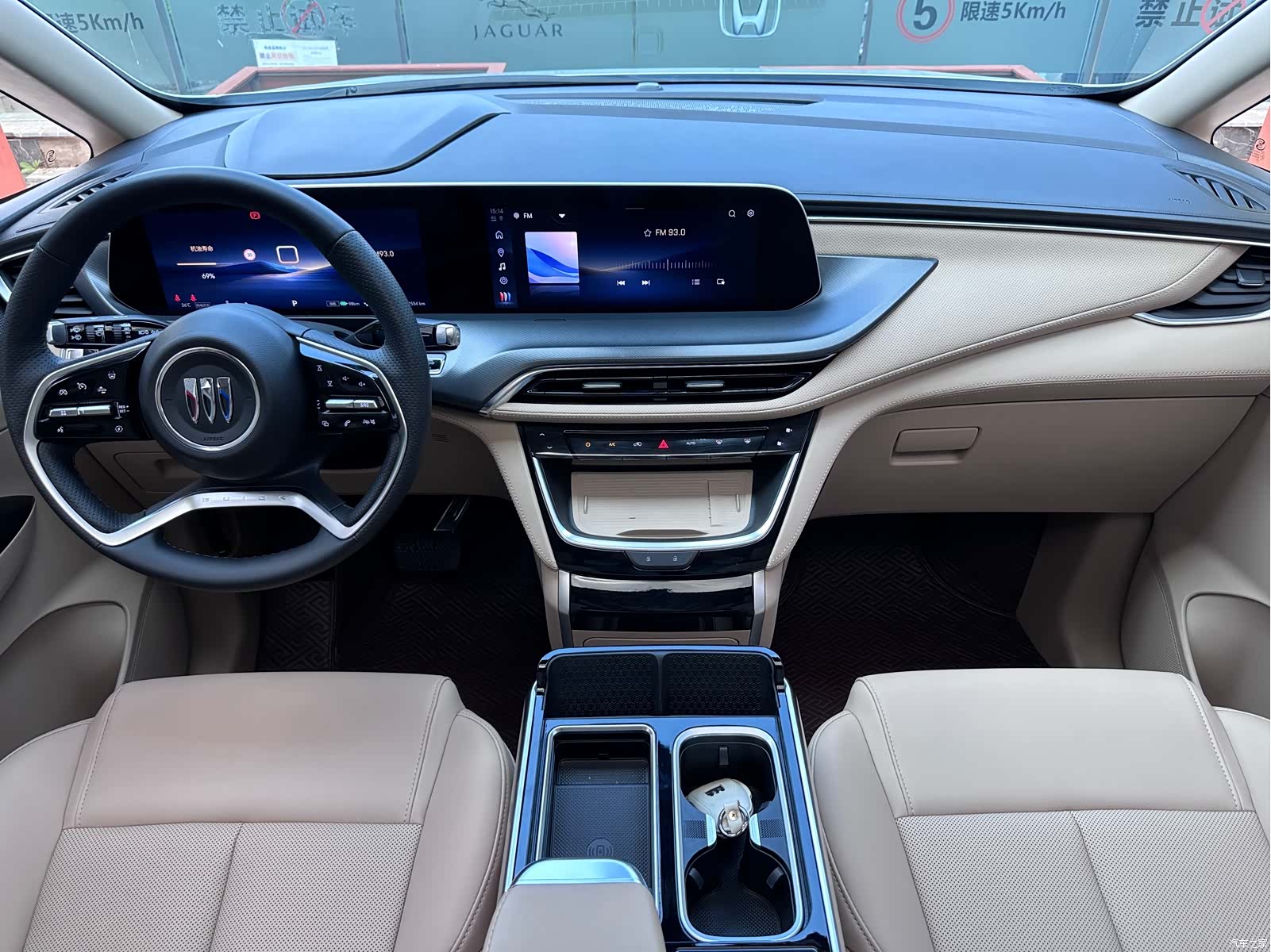 Buick GL8, 2025 9