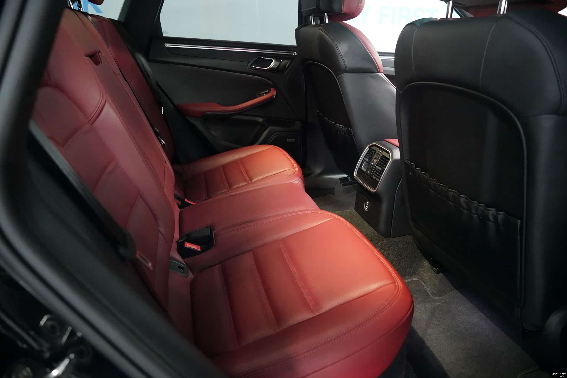 Porsche Macan, 2023 8