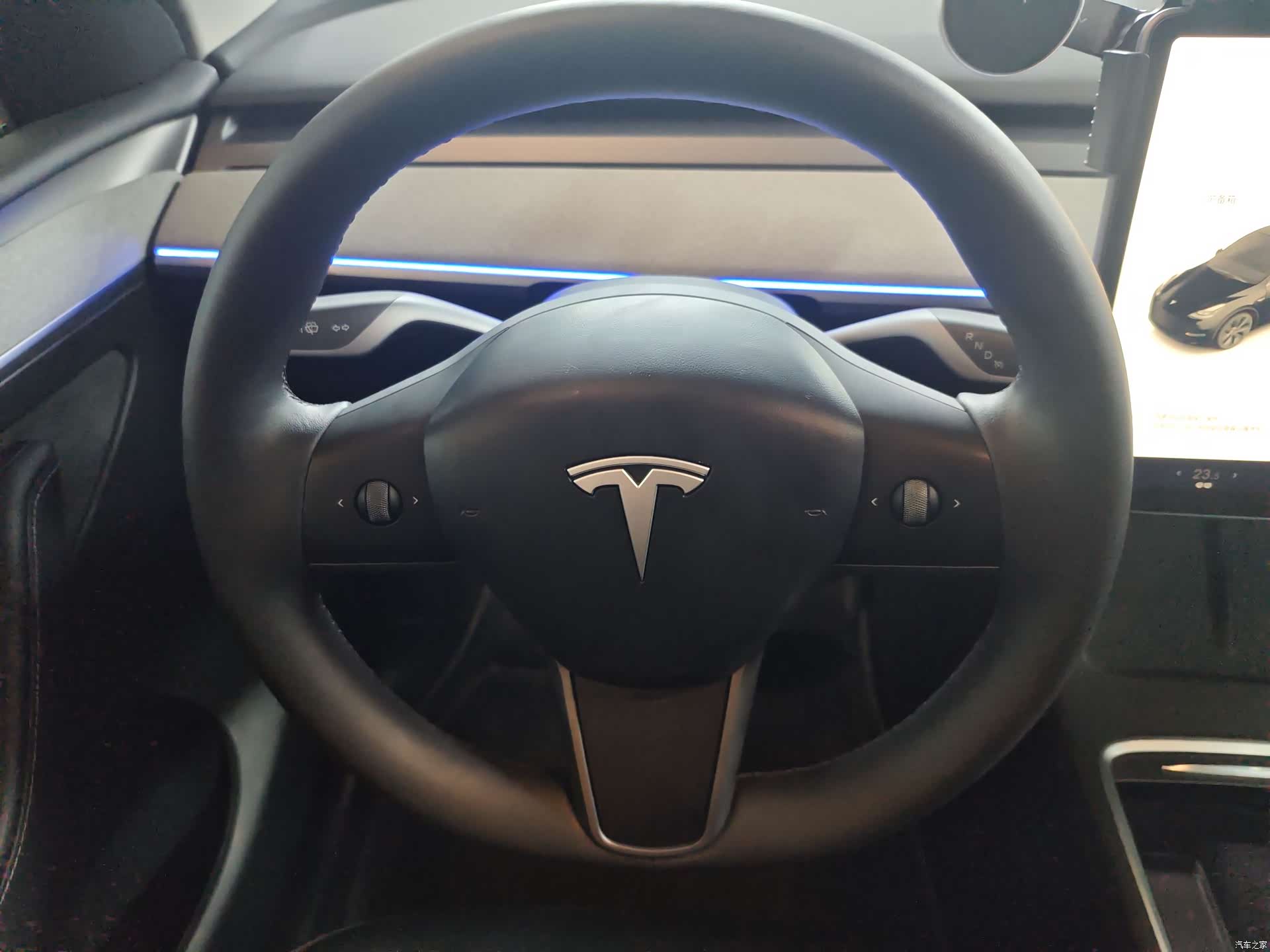 Tesla Model Y, 2023 6