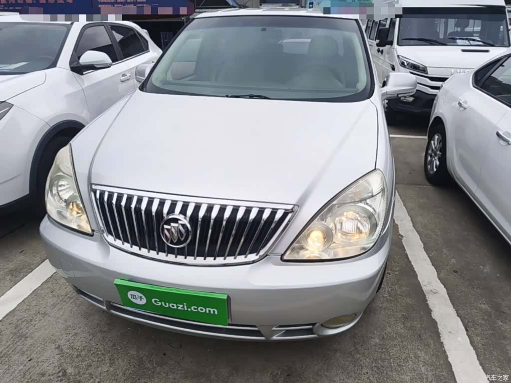 Buick GL8, 2015 3