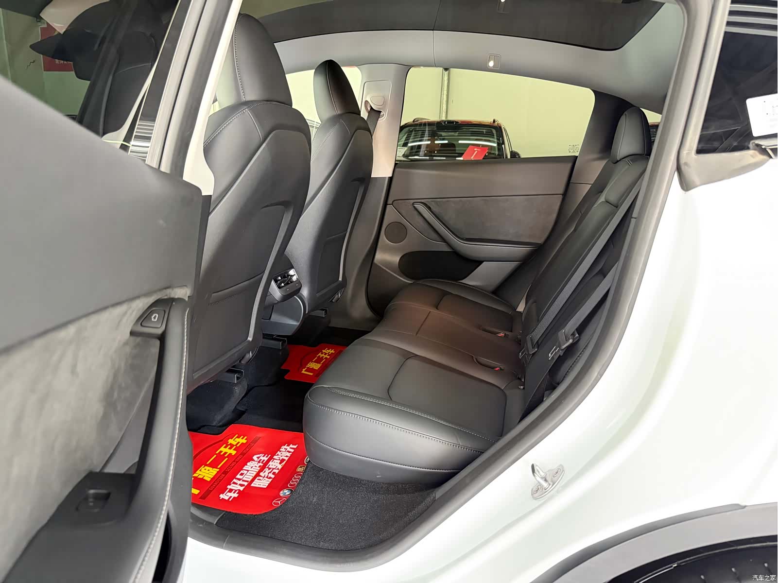Tesla Model Y, 2025 8