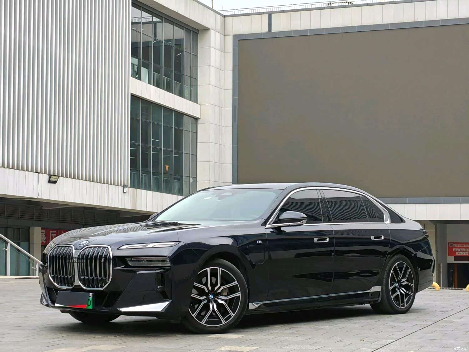 BMW i7, 2023 1