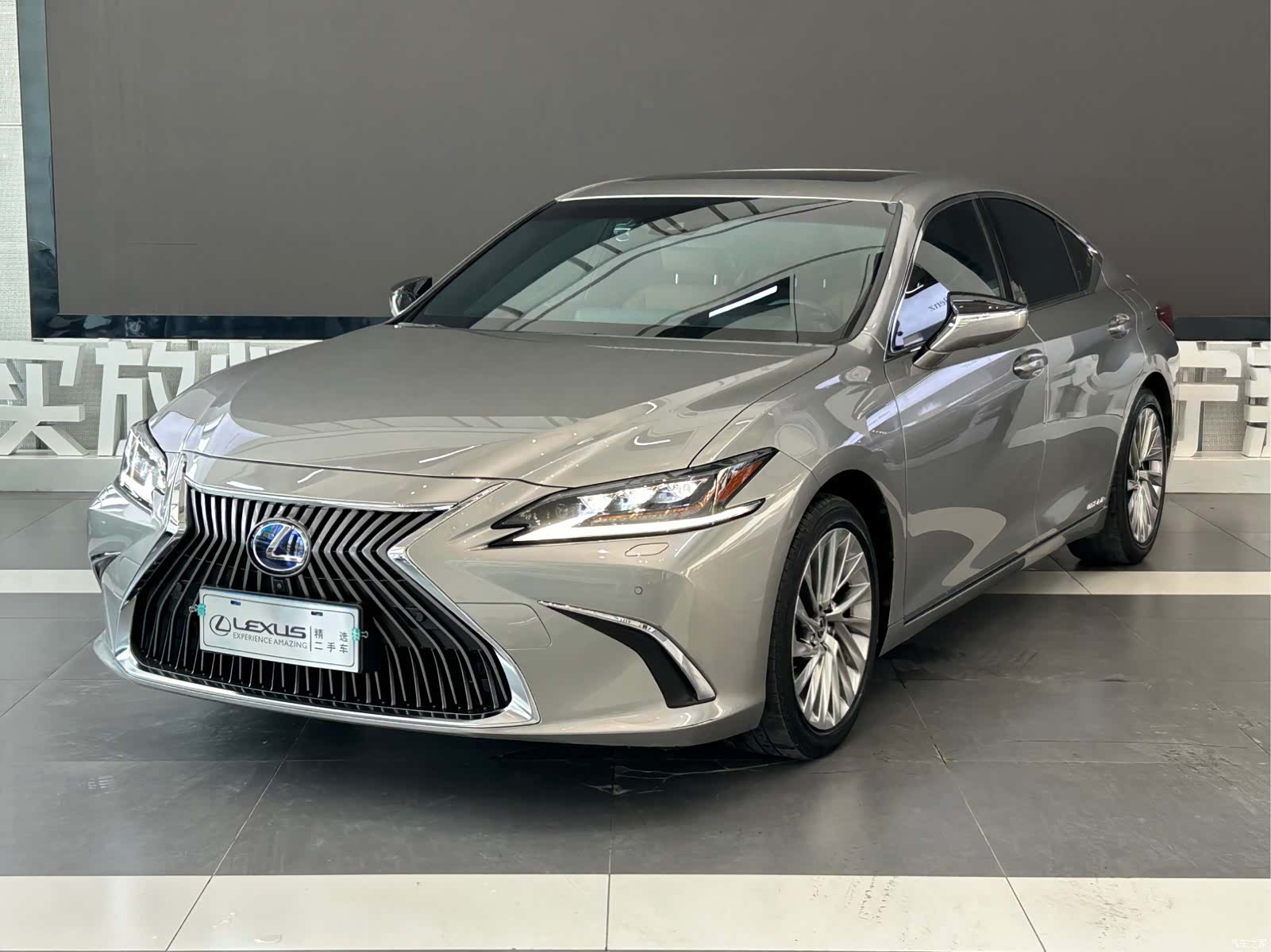 Lexus ES