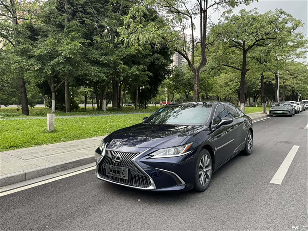 Lexus ES, 2019 2
