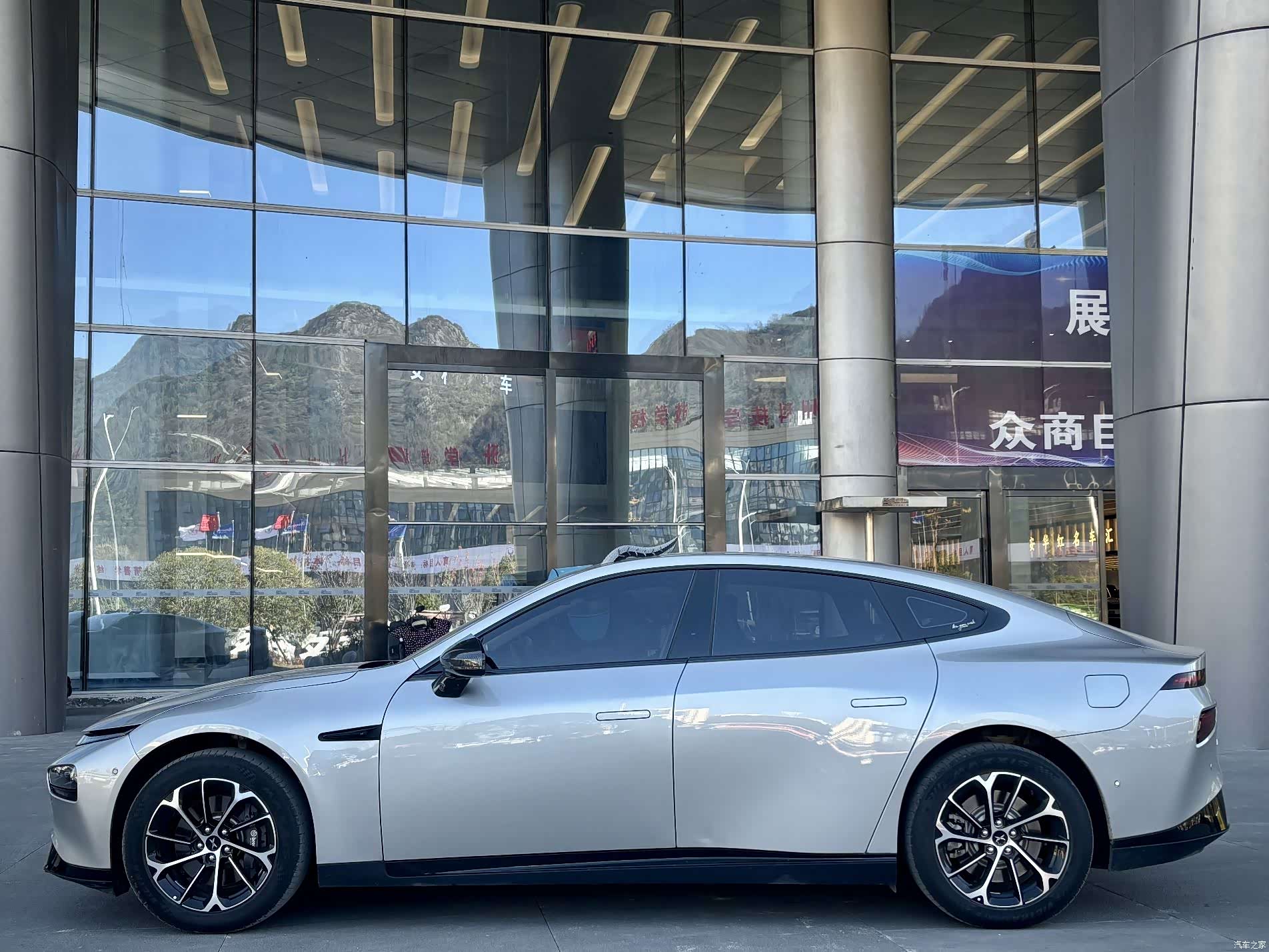 Xpeng P7, 2021 все фото
