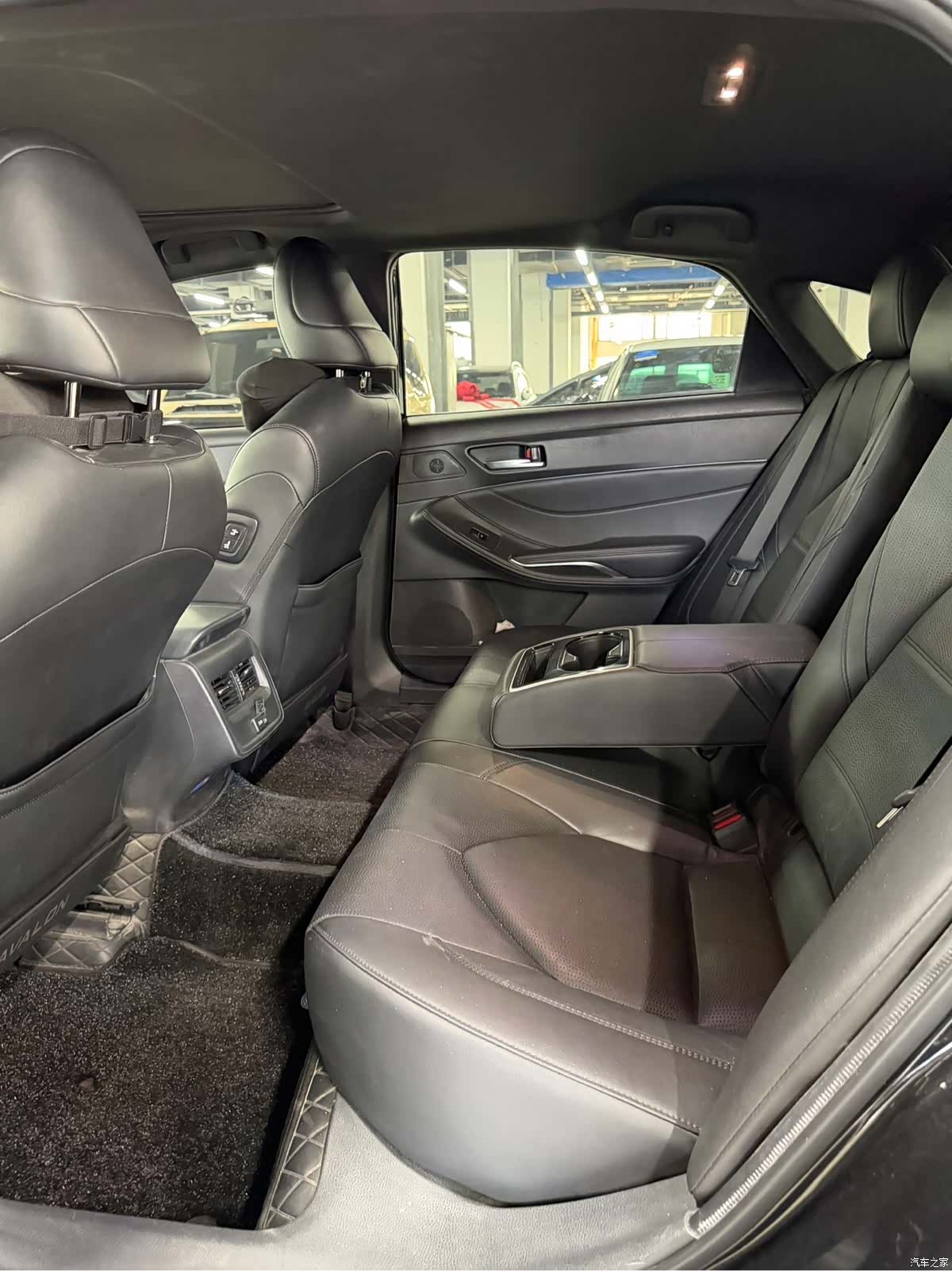 Toyota Avalon, 2022 все фото