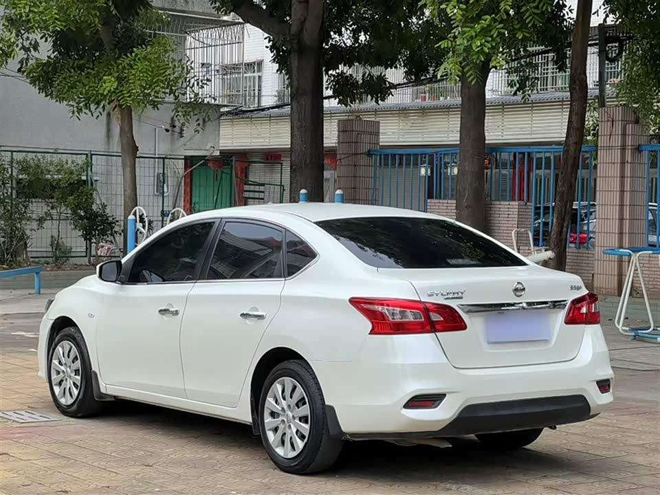 Nissan Xuan Yi