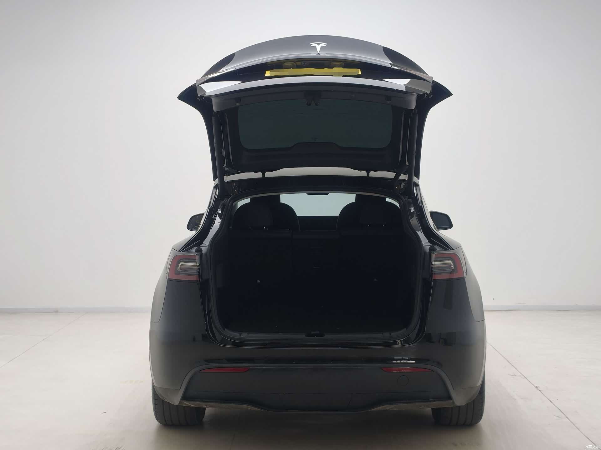 Tesla Model Y, 2023 11