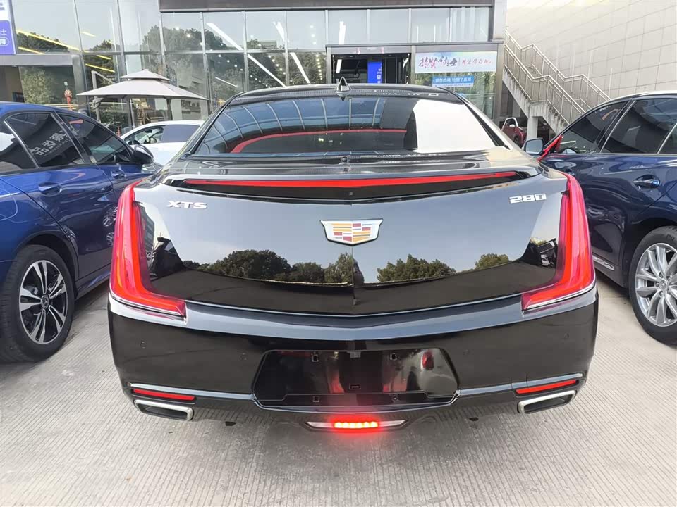 Cadillac XTS