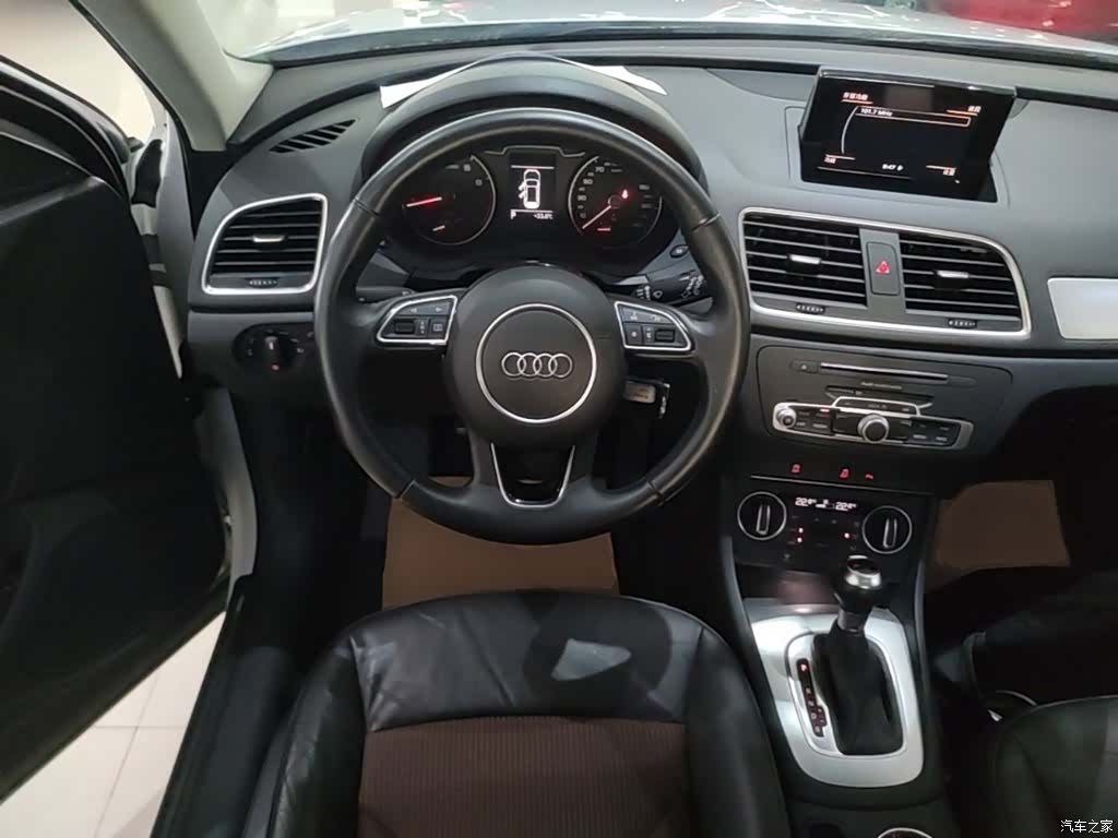 Audi Q3, 2017 11