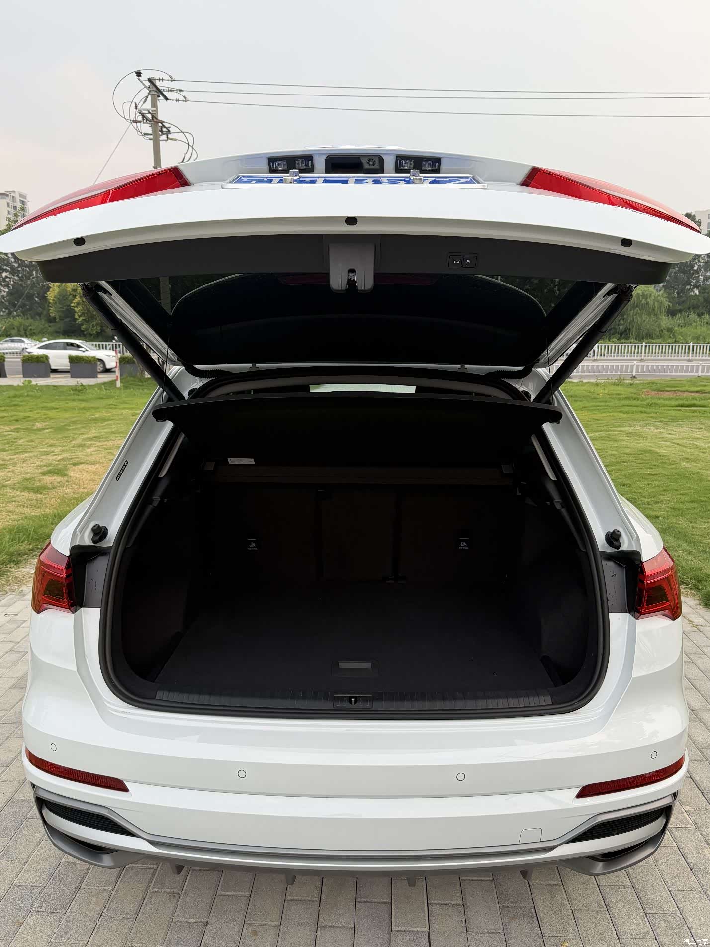 Audi Q3, 2023 16