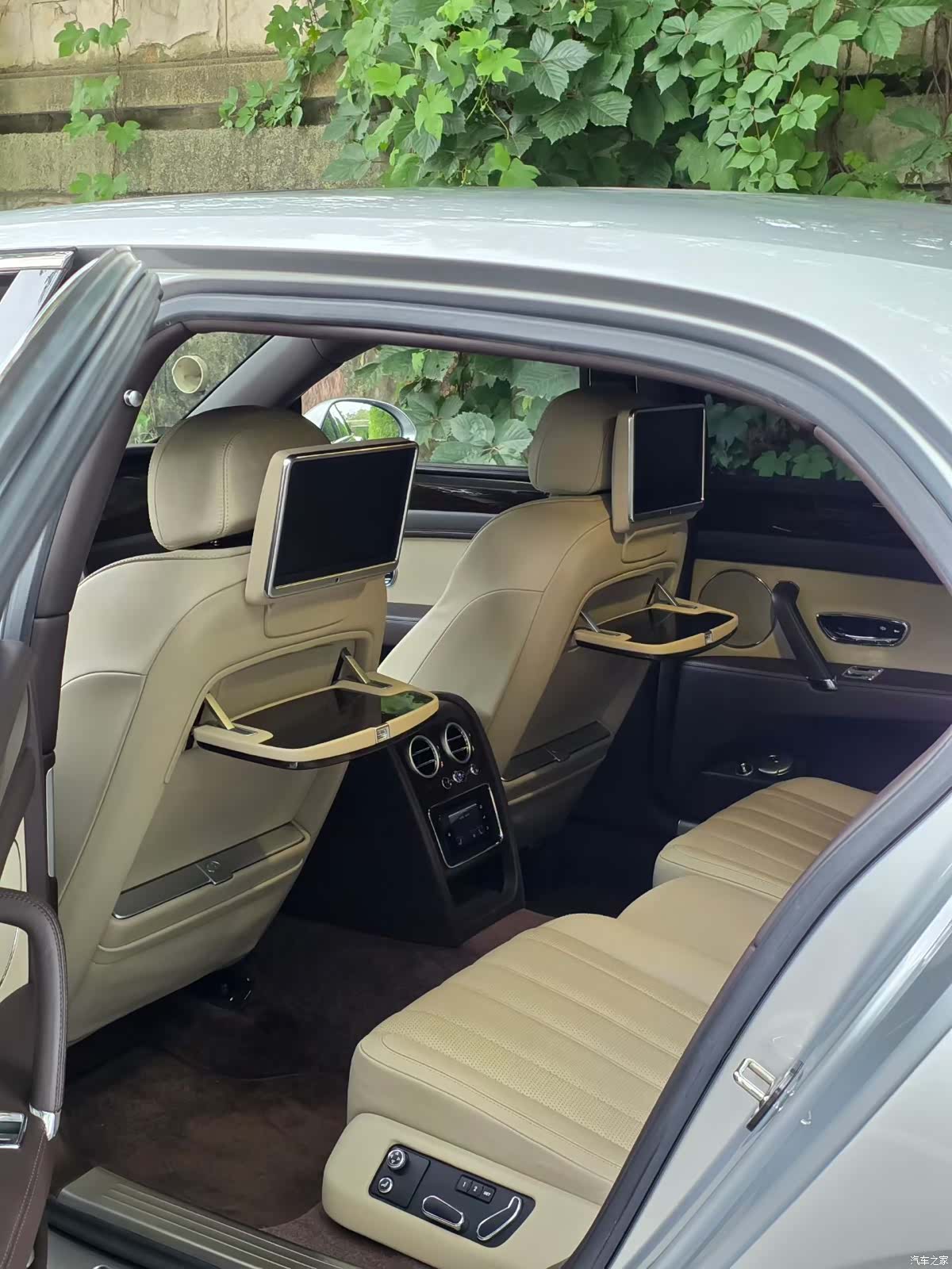 Bentley Flying Spur, 2016 13
