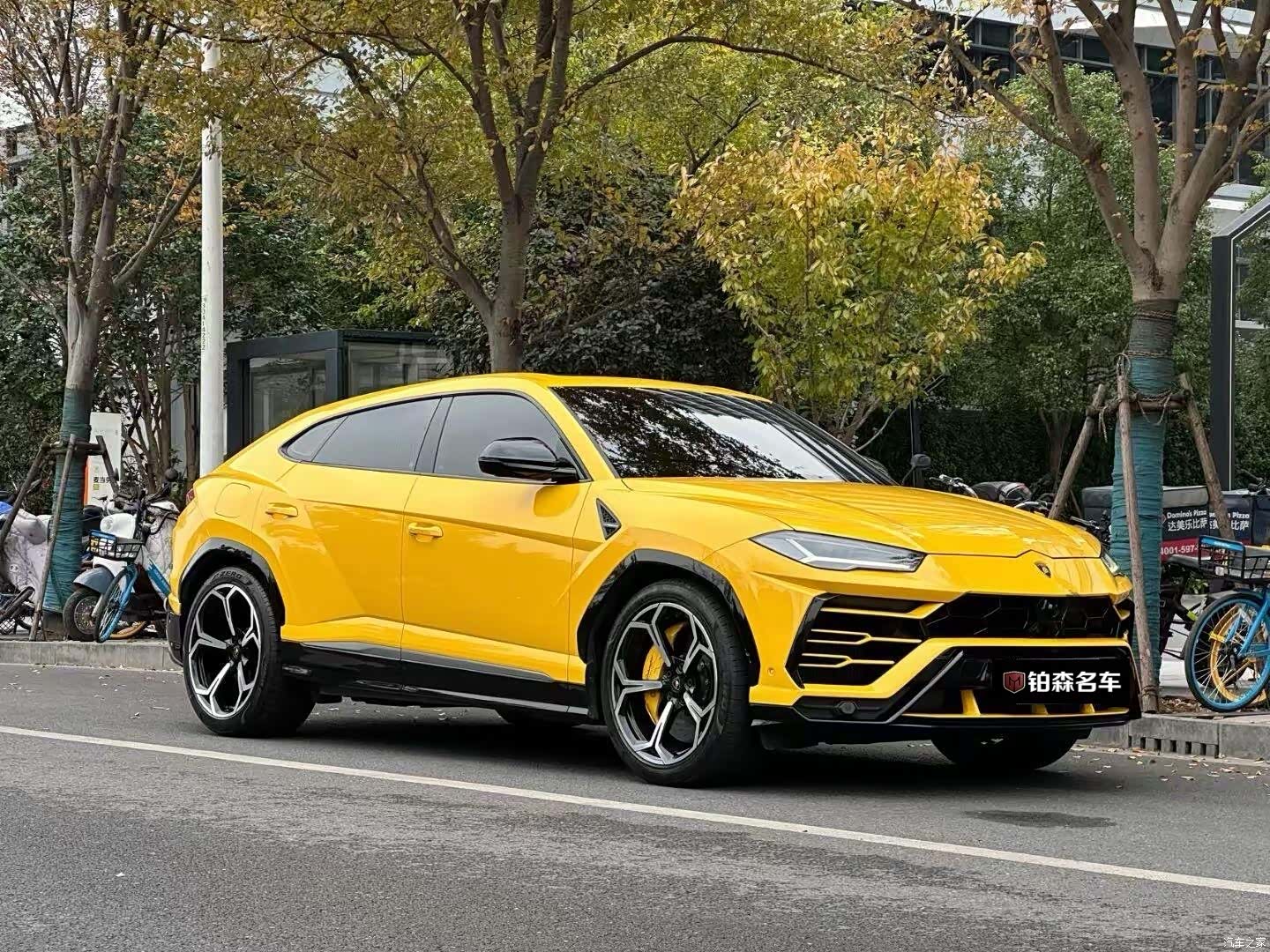 Lamborghini Urus, 2021 1