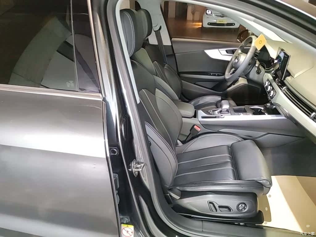 Audi A4L, 2023 25