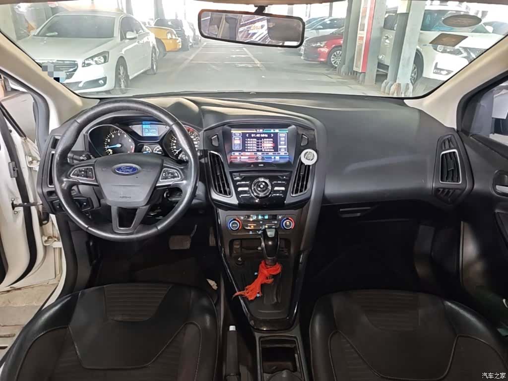Ford Focus, 2015 10