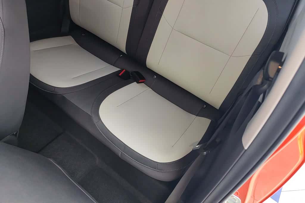 Geely Panda, 2025 11